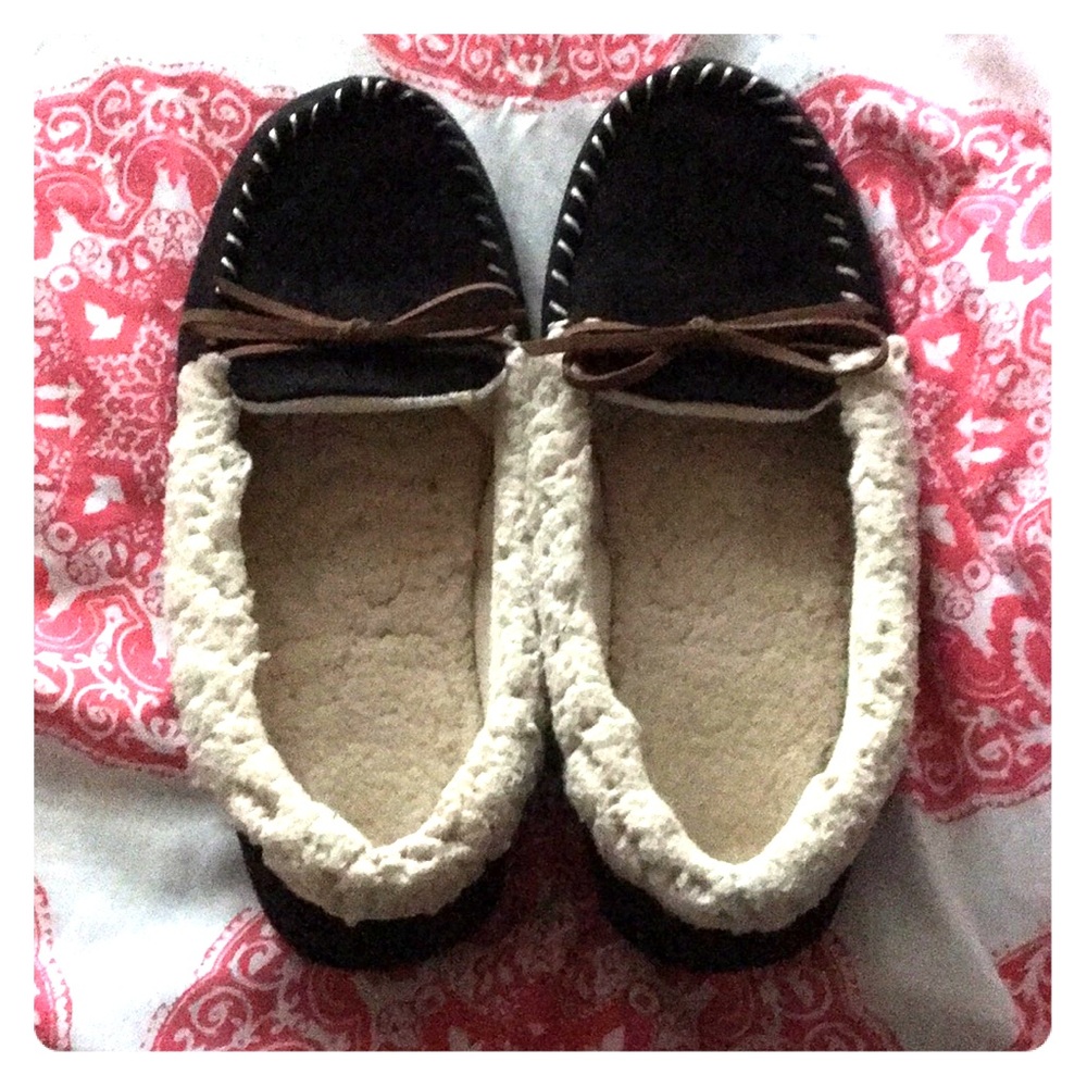 SUPER CUTE SLIPPERS!!!